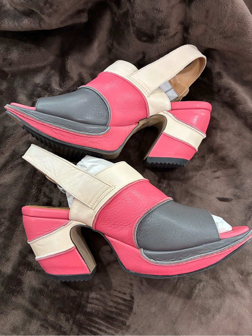 BEAUTIFUL- John Fluevog Pink, Gray & Cream Colorblock Slingback Heels